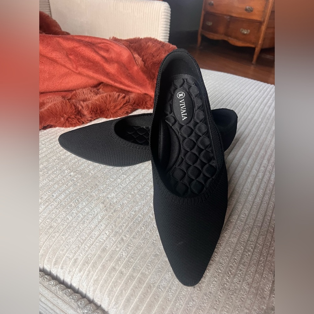 Vivaia size 9 lightweight pointed ballet flats (aria walker)